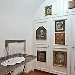 Rental In Rome Arco Ciambella Loft