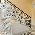 Vittoria Colonna Apartment