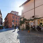 Enchanting Loft In Trastevere