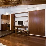 Trevi Fountain - Lovely Loft Apartment