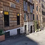 Urbana Lodge, Monti