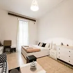 Maison De Chantal