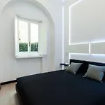 Lux- Spanish Steps 60A Exclusive Suite Apartment