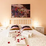 Traveller\'S Home In Gourmet District Near Center!