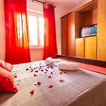 Traveller\'S Home In Gourmet District Near Center!
