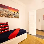 Traveller\'S Home In Gourmet District Near Center!