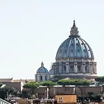Expeditus Vatican Luxury Suites Saint Peter\'S View
