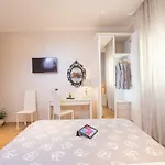 Starry Rome Guest House