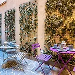 Irex Trevi Fountain Private Apartment