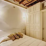 Portico D\'Ottavia