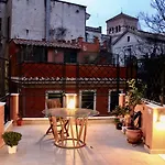 Santa Prassede Rooftop Terrace Studio