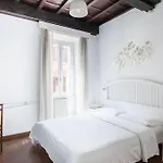 Casa Krispy, Piazza di Spagna