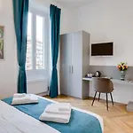 The Right Place - Guest House