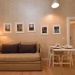Suite 1A
