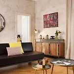 Piazza Del Popolo Boutique Home