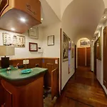 69 Manin Street