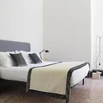 Garibaldi Suites Apartment