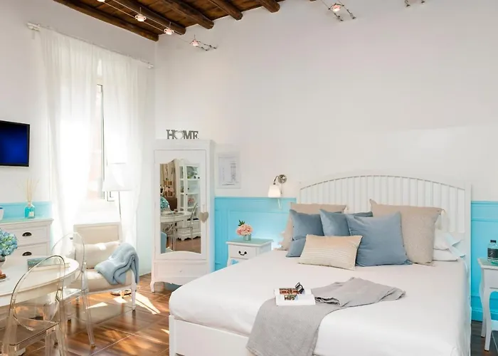 Capo Le Case, Romantic Flat Near Spanish Steps