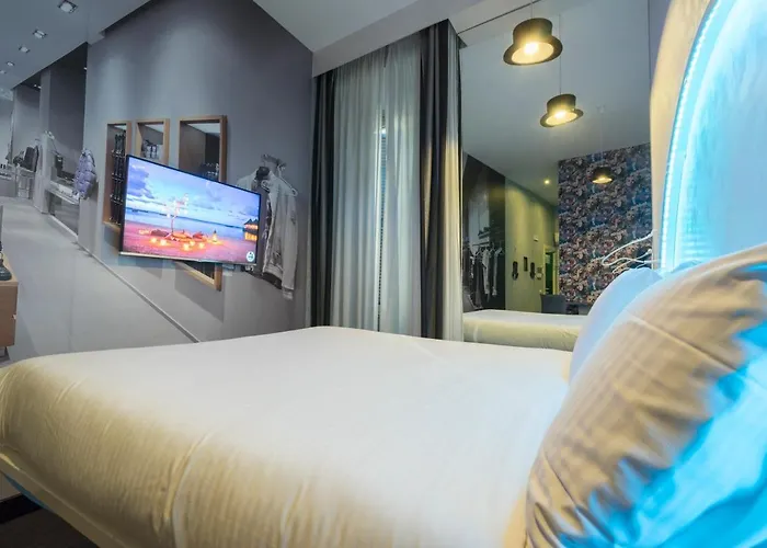 Irooms Jacuzzi Suites
