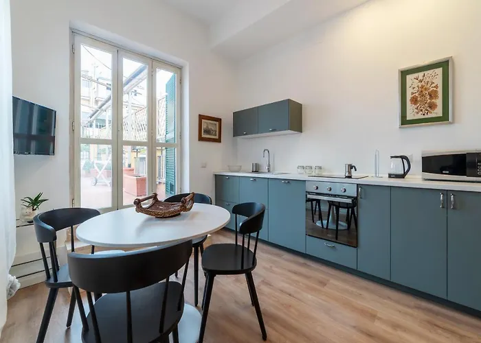 Appartamento a Borgo Pio con Ampio Terrazzo!