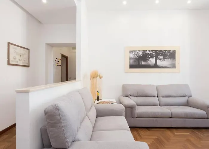 Popolo Elegant Two Bedroom Apartment