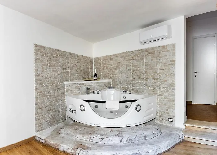 Lux Me - Jacuzzi & Suites Trastevere
