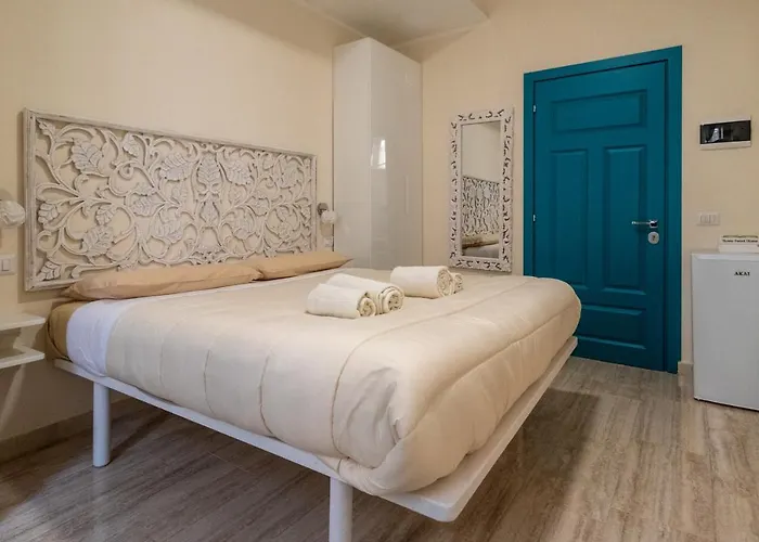 Room With Independent Entrance - Termini/Aquarium