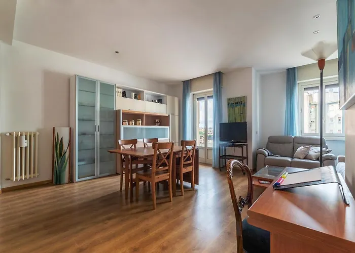Sunny Apartment Piramide