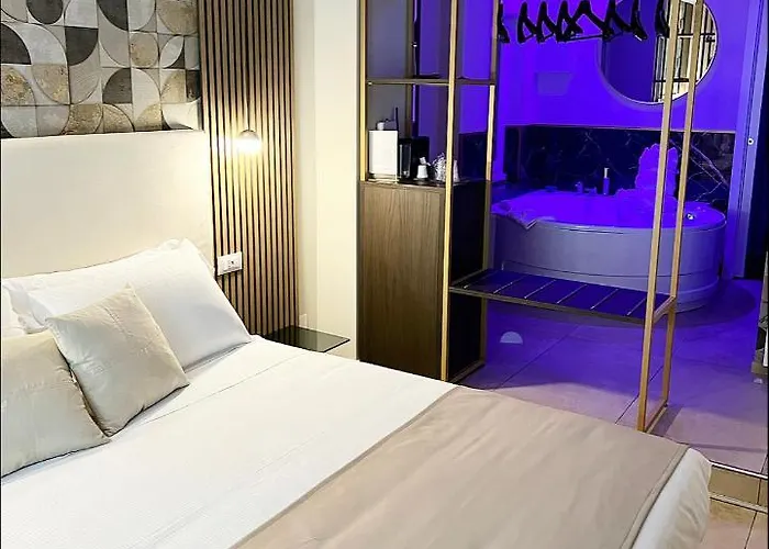 Albadea Suites&Jacuzzi