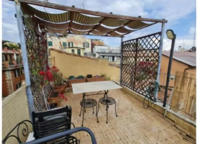 La Rosa Di Piazza Spagna