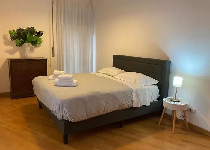 Fairome Apartment 2 Pini