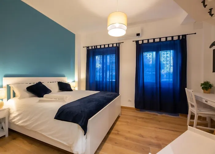 Bed & Breakfast Across The Room