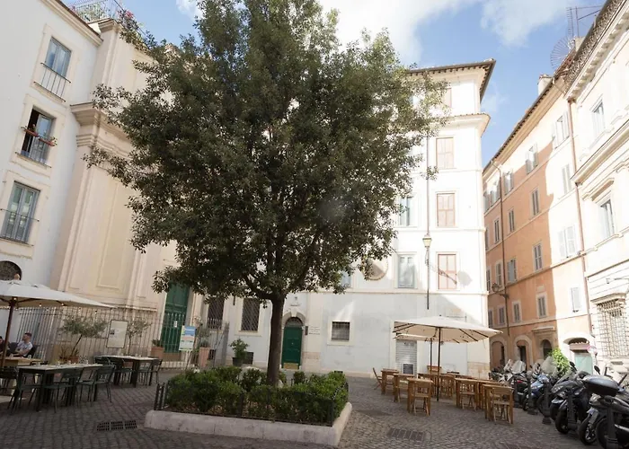Campo De Fiori Grotto Apartment
