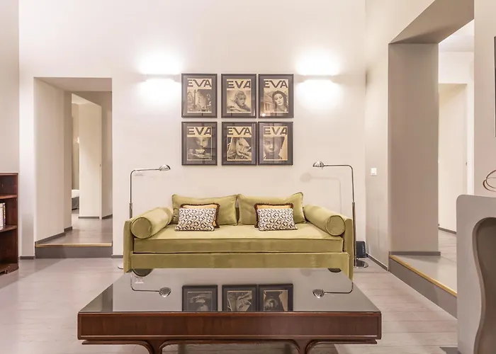 Spanish Steps Deluxe Apartment