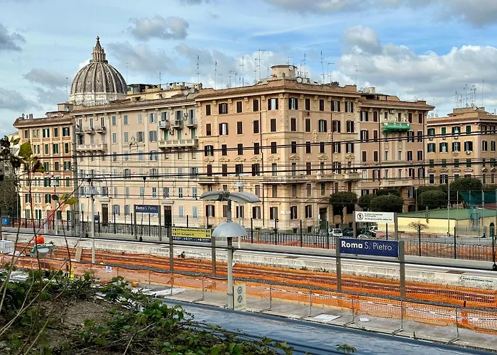 Eleonora House