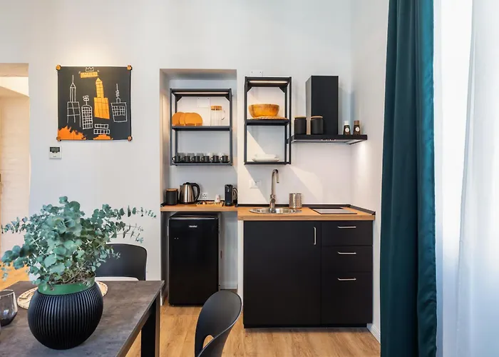Adelante Apartment