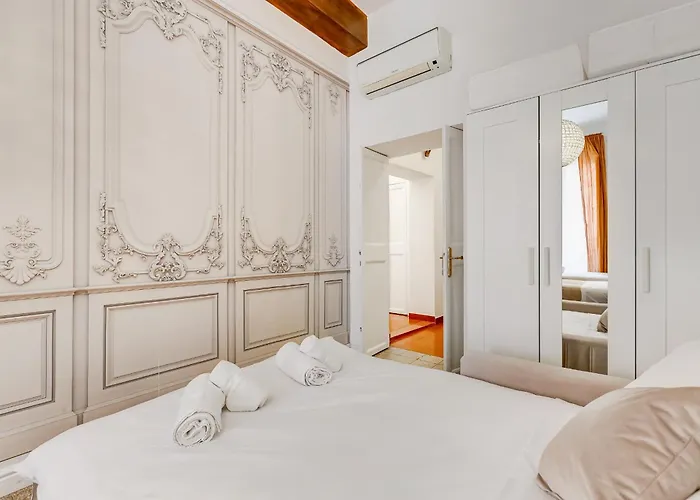 Spanish Square - Romedreamhome