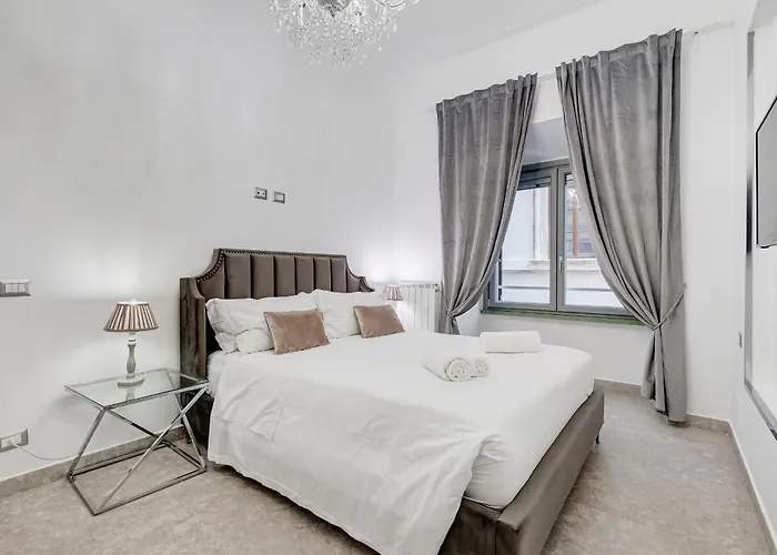 Crystal Trevi Fountain - Romedreamhome