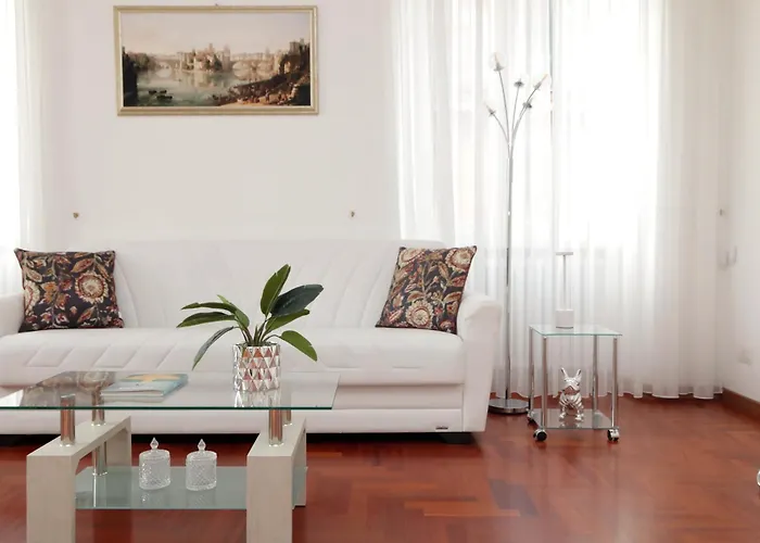 Elegant And Spacious Apartment, Vespasiano 9