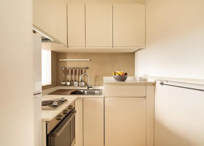 Spanish Steps Stylish Apartment