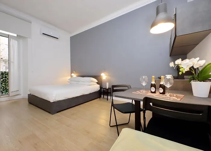 Colosseum Romantic Home