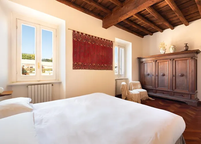 Trevi Comfortable Apartment With Terrace | Romeloft