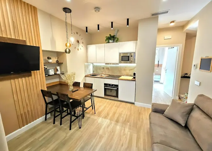 Leon Modern Apartment Near Subway - Ground Floor