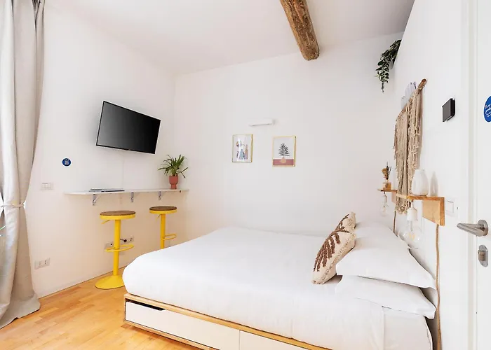 Cantoni 4B - Studio At Colosseum