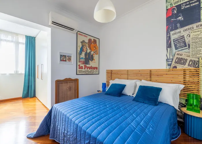 Stracult House Suggestive And Vintage-Pop Apartment
