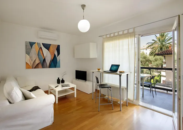 The Right Place 4U Monteverde Apartment