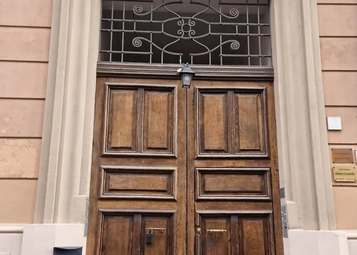 Nicolo, Pied-A-Terre Al Vaticano