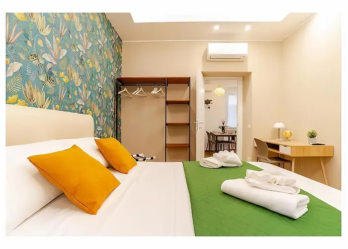 Lux Vaticana Suite