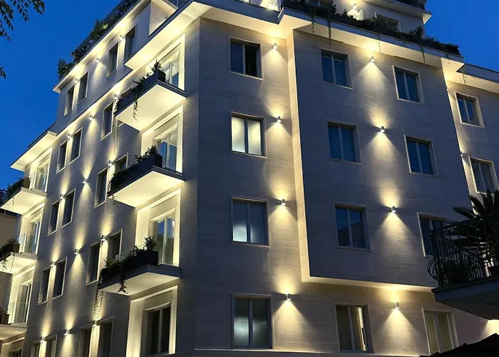 J Maluni City Hotel