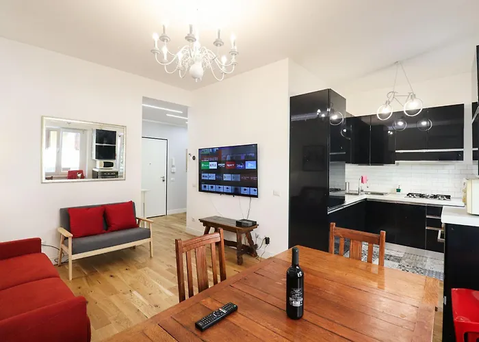 Casilina 403 Spacious Apartment 3Bdr And 3 Bath